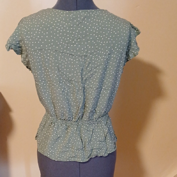Green Flutter Sleeve Ruffled Blouse with Tie Front - Picture 3 of 4